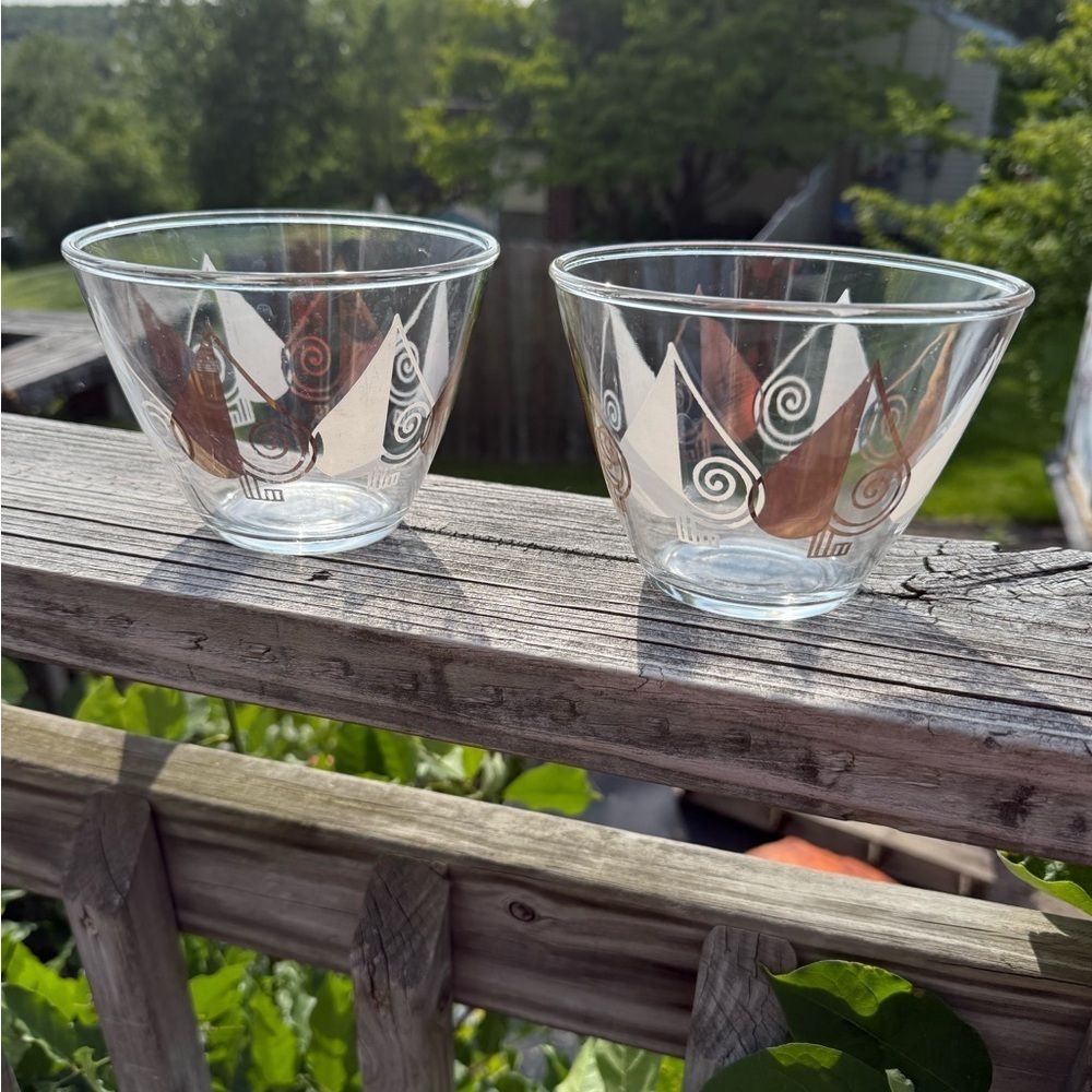 Anchor Hocking Set of 2 Atomic MCM Snack Bowls 1960's Gold/White Spades